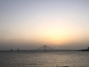 Sealink view Apartment next to Hinduja Hospital